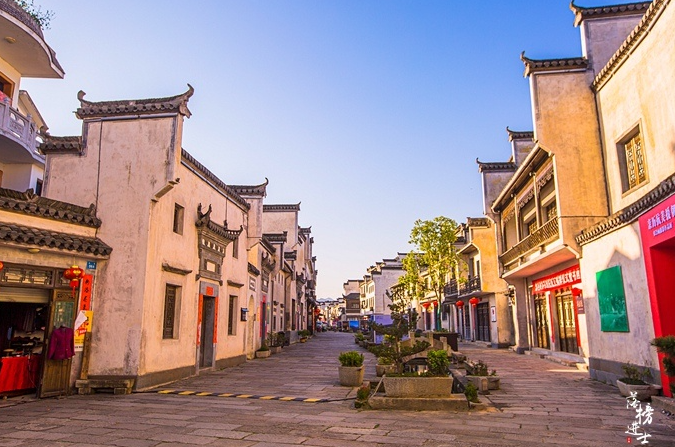 黟县古城，已有2200多年历史，免门票，很多游客没来过